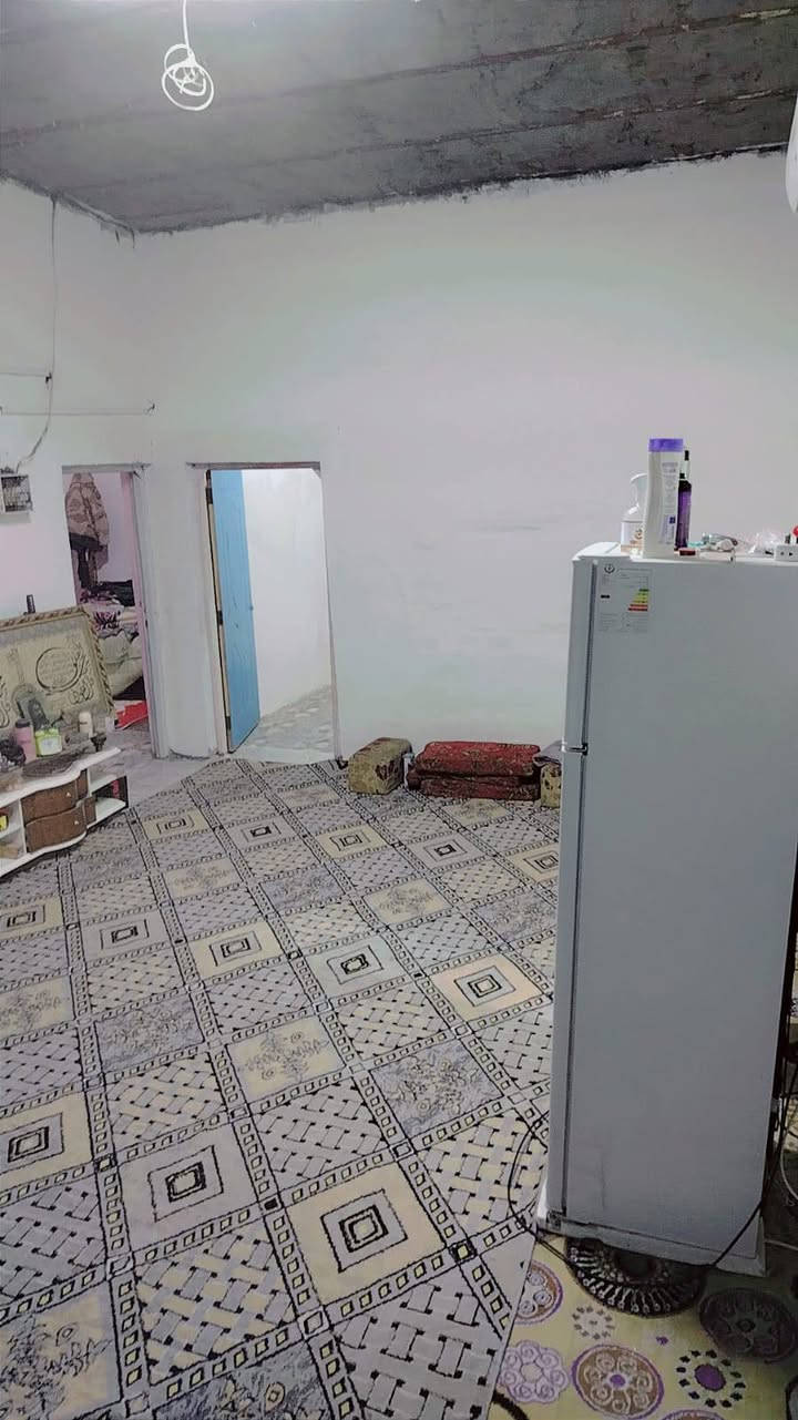 اسلام عليكم ورحمة الله وبركاته
اخوات بيت تجاوز مساحه 100مربع من غير طارمه مساحه طارمه 3-8 الاستقبال 5-7غرفتين اول غرفه 4-5وثانيه 4-4السكف اعكاده الارتفاع 3ونص ونيان جديد البيت كله في درج وبيتونه وستاره البكان دور شرطه قرب المعارض سعر 12وبي مجال كهرباء كله ضمان مجاري كله جديده البيت هستوه مبنى البيت إذا خر سكف يرجع كله درجه أوله ثاني بيت ع ركن كبالك سايدين وخدمات سوك ومدارس ومصطوصف طبي

مكلف بنشر تابع هاذه رقم
*********** البصرة, العراق
