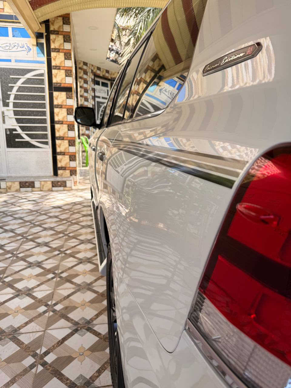 سلام عليكم لاندكروز موديل 2021 فول مواصفات مكفوله كفاله عامه ماشيه 35 الف حقيقي سياره جديده بمعنى كلمه للاستفسار اكثر السعر : ٦٠٠ورقه يعني (٦ ) دفاتر 
*********** 
مكان ديالى / بلدروز
