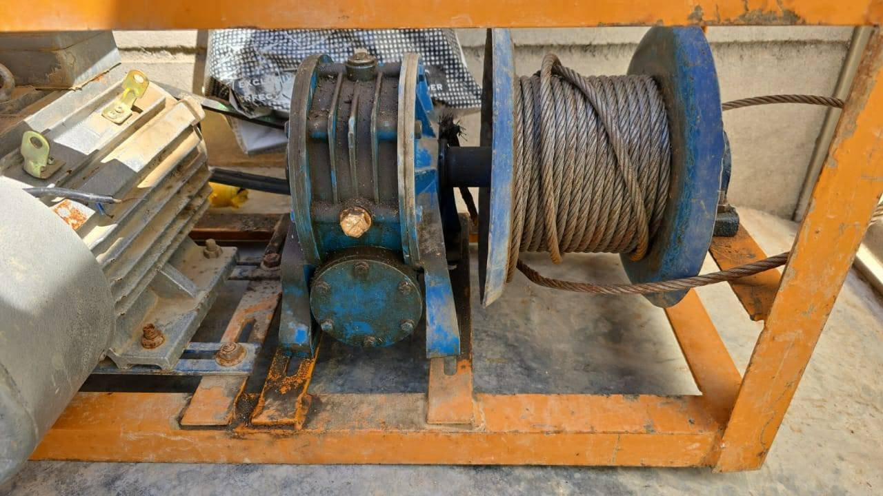 باڵا بەر ، مەسعەدی بەقوەت 3 ئەسپ واتە گاڵتەی بە هەڵگرتنی تەنێک دێت ، بێ عەیب و کپ و سەریع 
هەرکێ مشتەری بو خزمەت و خاتری دەگرم 
*********** كالار, السليمانية
