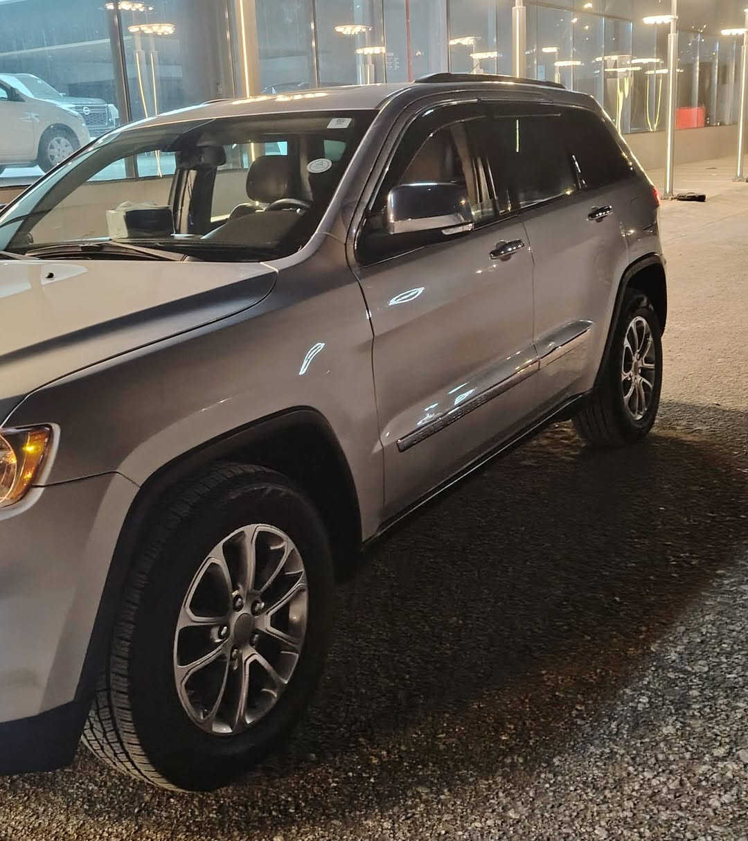 سلام عليكم
للبيع
جيب شيروكي مديل 2011 امريكي
بيهة ثلاث قطع بدون دواخل كفالة كير محرك حداديه وتبريد عل شرط رقم بغداد نكليزي مداور ثاني يوم 
فول مواصفات بنرامه حساسات مري شفط عل شرط
السعر بـ 158 بيهة مجال  مكان نجف كوفه الاتصال ***********
