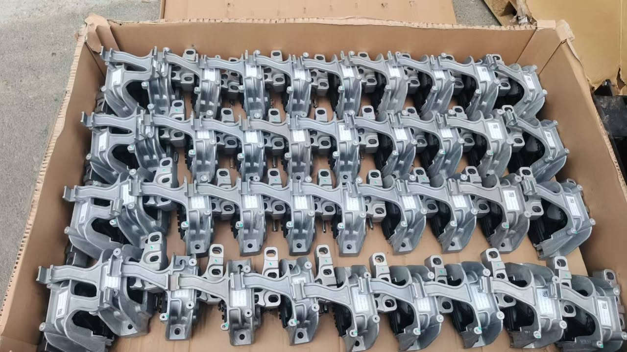 Engine support pads 5QD 199 262L


**إذا كنت صاحب هذا الإعلان وتريد حذفه لأي سبب، رجاءا أرسل رسالة إلى الدعم الفني**