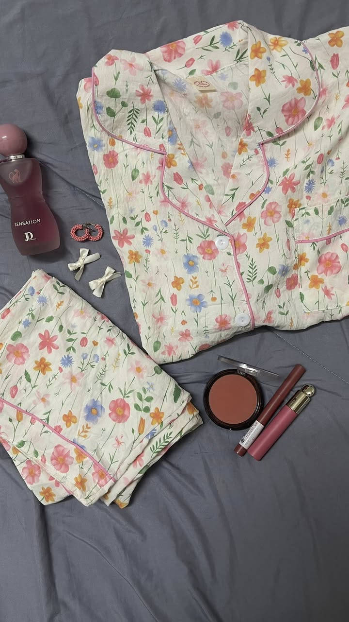تراكات 🎀 تجنن 
سعر القطعة 9  فقططط
توصيل داخل بسماية ألف
قياسات  l , xl 
للحجز خاص


**إذا كنت صاحب هذا الإعلان وتريد حذفه لأي سبب، رجاءا أرسل رسالة إلى الدعم الفني**