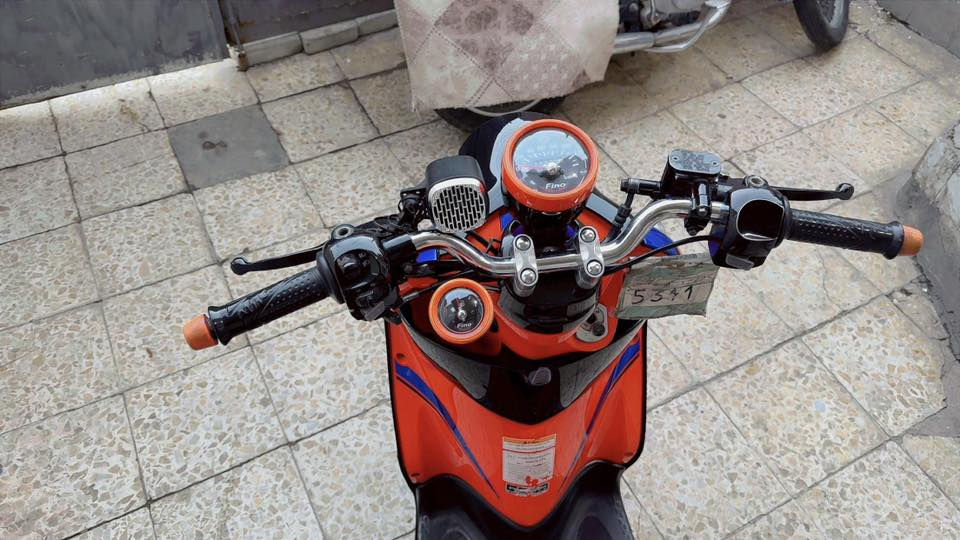 دراجه ڤينو لبيع مال مستعجل كفاله من كلشي بل دراجه مكان كربلاء سعر ١٢٥٠ وبيها مجال بسيط ؟.. / ***********
