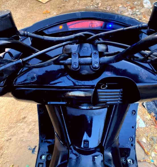 السلام عليكم دراجه ماكسام  للبيع دراجه طفت وماعرف شبيها. ابيع كوم حديد 
السلف شغال و كهربائيات كله شغاله 
تايرات جداد دشبول شاشه شغال 
السعر: 175وبيها مجال 
مكان: كربله البوبيات 
الرقم: ***********بي ويتساب
