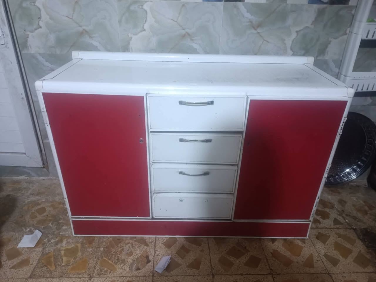كاونتر البيع نضيف 3قطع ناصريه مركز
***********
