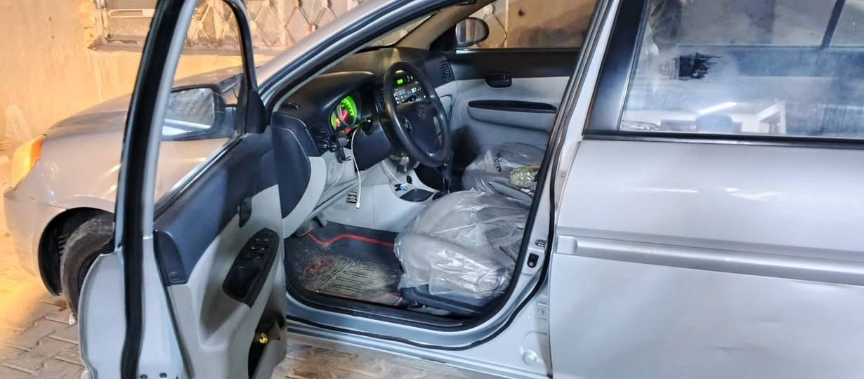 السلام عليكم للبيع اكسنت 2009 محرك 1600
ماشيه 124
شاشه
لايت زنون 
جام كهرباء 
السعر 92 وبيها مجال 
مكلف للنشر 
رقم صاحب السياره ***********
