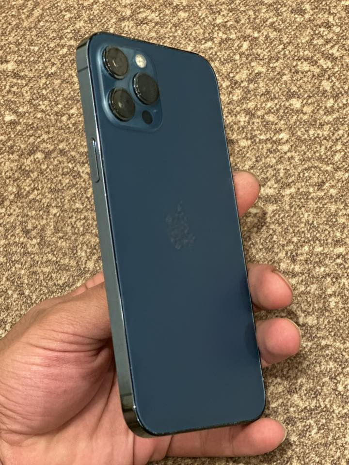 سلام عليكم 

12 pro max 
256
جهاز نضيف ممبدل بي شي 
بطاريه 65 مبدل ضهر و الكامره *1 بيها رجه امرار تجي وامرار تروح 
نجف ***********
سعره 350
