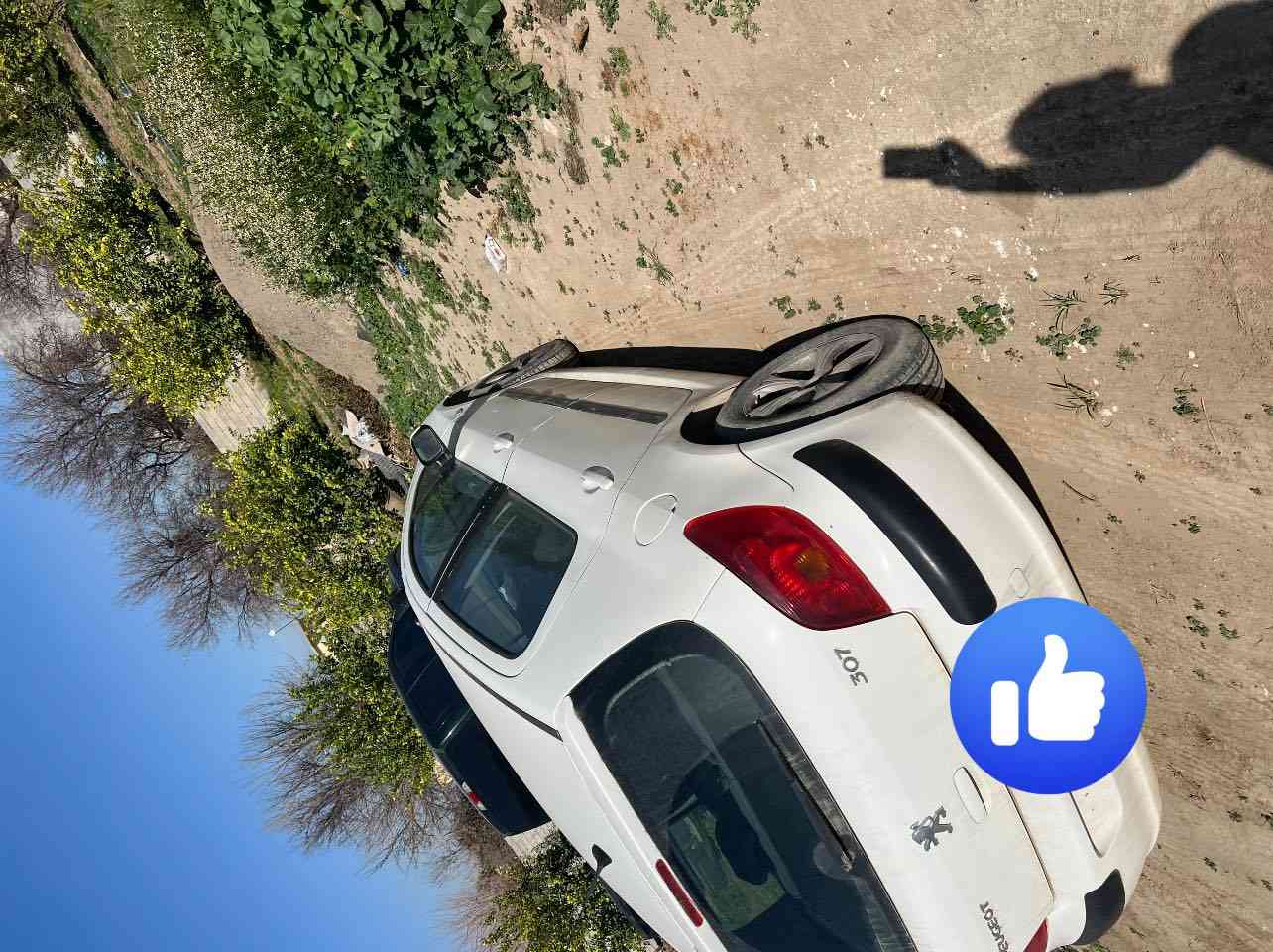 بيجو للبيع موديل2004 مال مزاد سياره جاهزه من الدعاميه للدعاميه تسجيلها يكلف 350 ألف بس يوصل كتابها كير محرك شرط
***********
