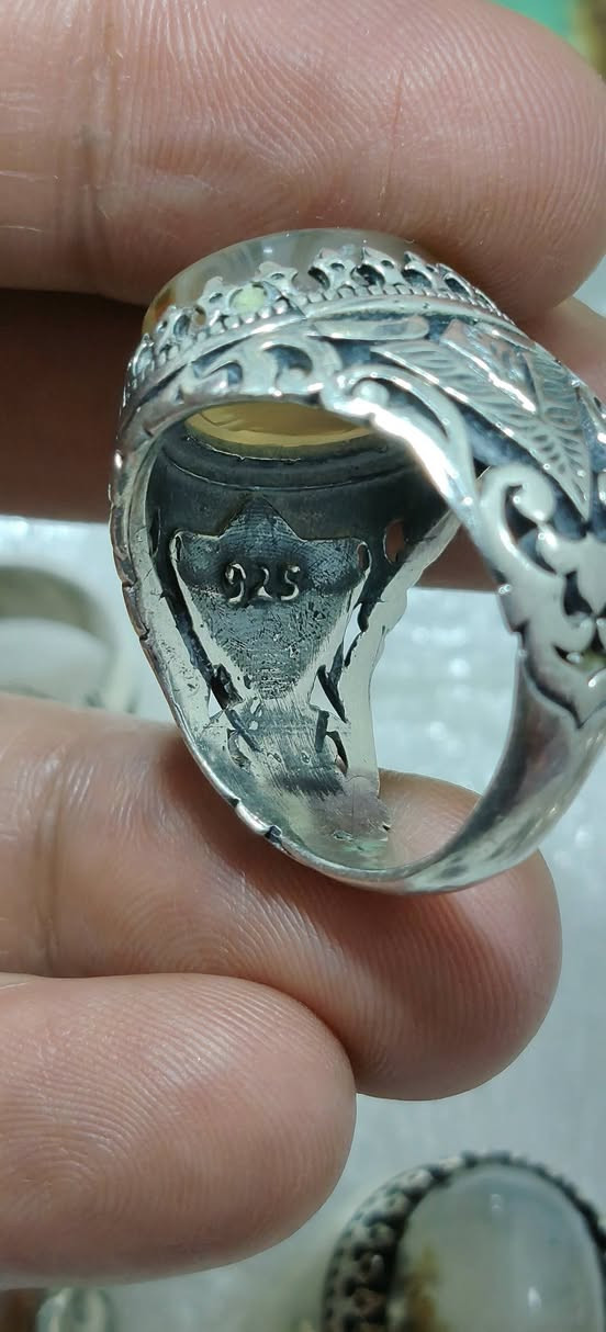 عقيق يماني اصفر مخطوط عباس موقعه م ١١٠ قياس ٢١ يوجد توصيل


**إذا كنت صاحب هذا الإعلان وتريد حذفه لأي سبب، رجاءا أرسل رسالة إلى الدعم الفني**