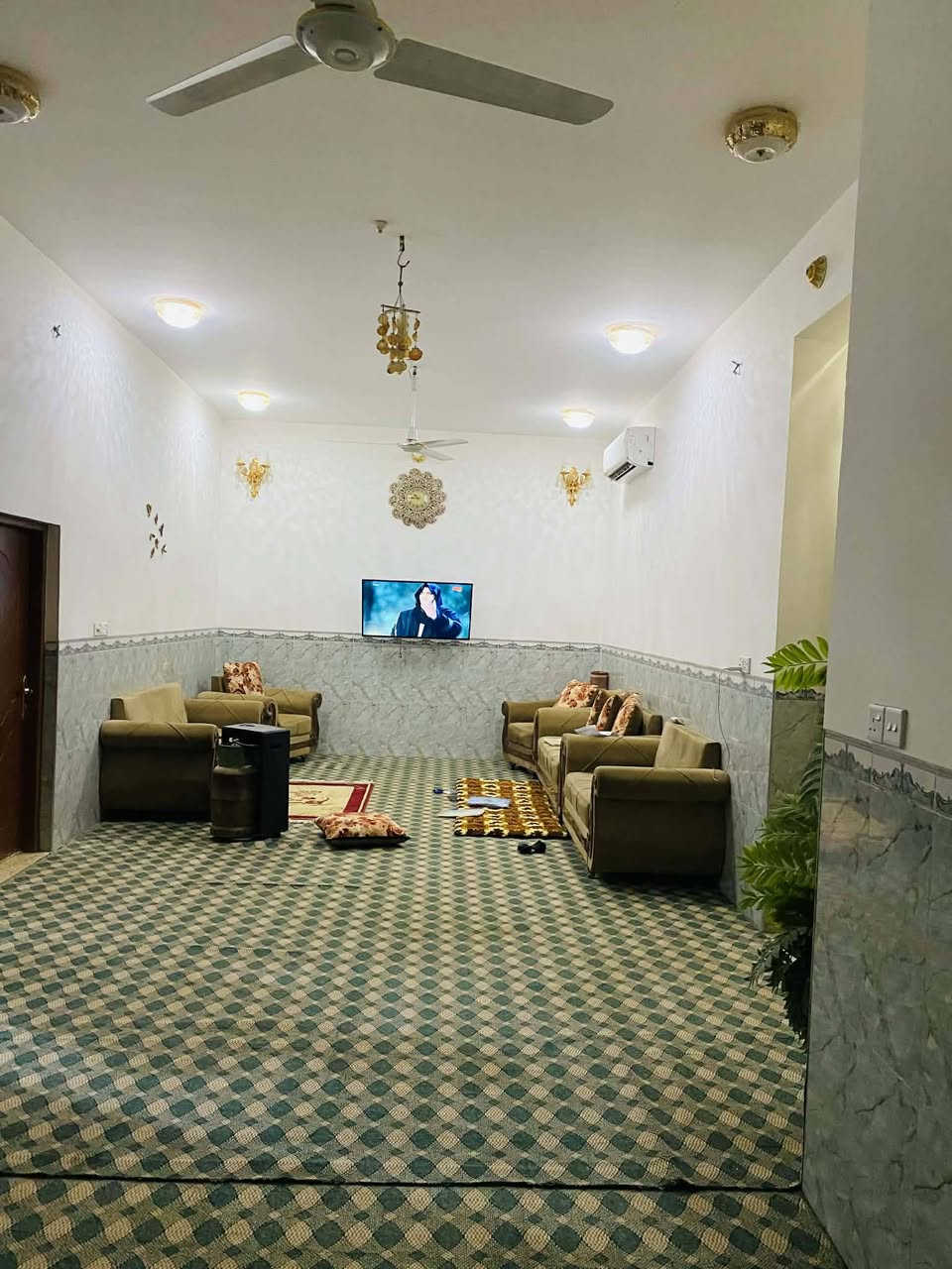سلام عليكم بيت للبيع طابو صرف حرر بناء جديد المكان حي زهور نهايت شارع البريد الاستفسار ‏‪0787 330 5820‬‏
