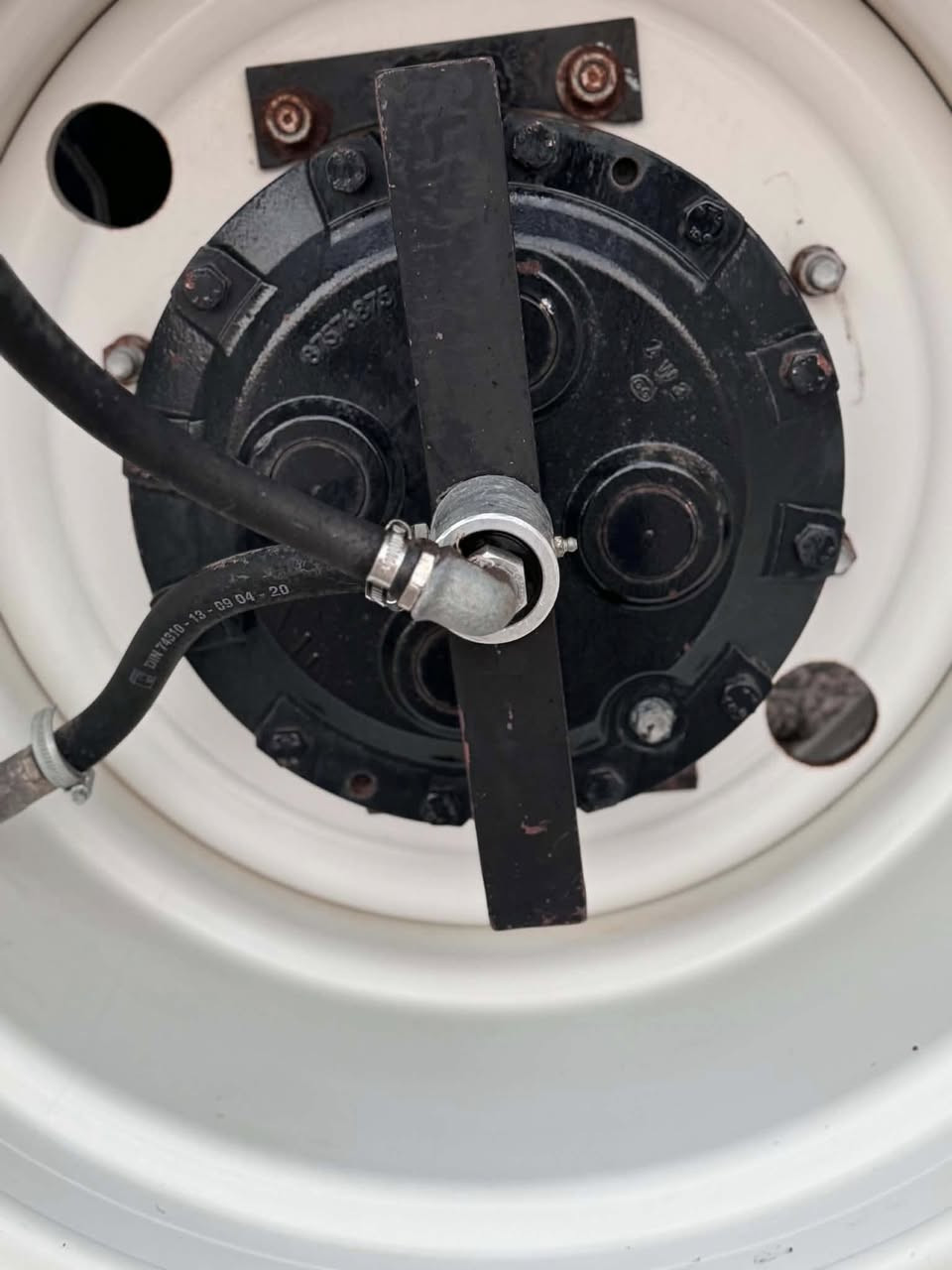 نیوهولند حجم 270 مودیل 2014  7000مشتغول 
رقم ساحیب 
***********
***********
