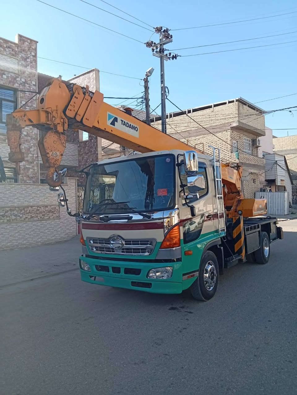 السلام عليكم من رخصت الادمن كرين  TADANO ثلاث سلايتلات محرك أربعة سلندر انجكتر مراية بل باب دخول جديد مرقم بصرة للاستفسار الاتصال على الرقم التالي ***********
***********
