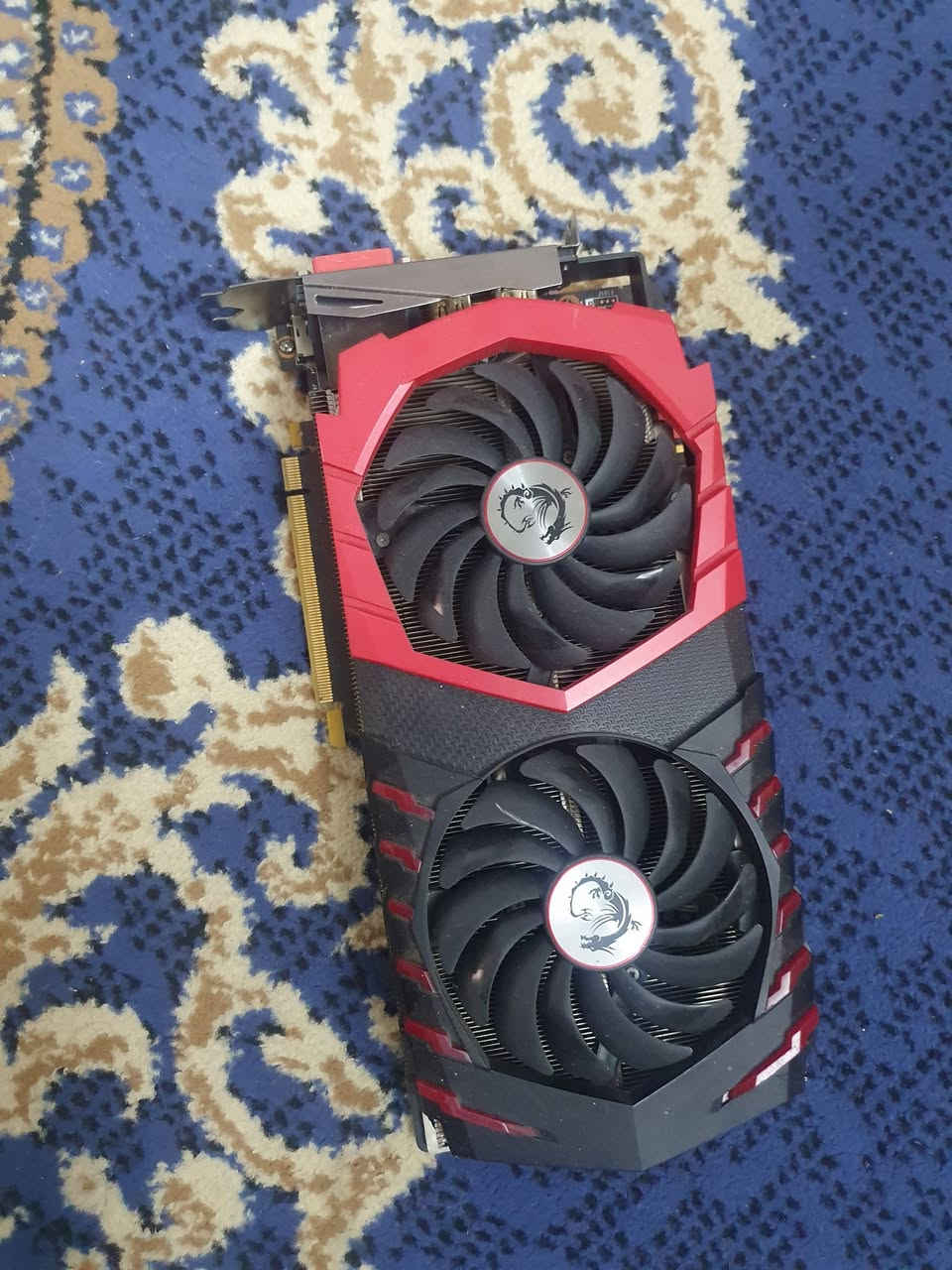 1-msi claw معالج ultra 5 135h رامات ١٦ الهارد ٥١٢ الجهاز نظيف بدون كارتونه وشاحنه يعني بس الجهاز سعره قفل ٤٠٠
2-كارت gtx 1080ti msi x الكارت نظيف قفله ٢٢٥ 
الشراي خابر ***********
المكان مدينه الصدر
