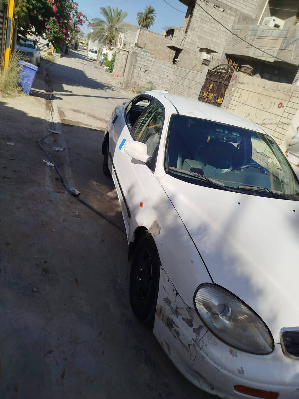 سلام عليكم 
دايو لكنزا موديل 2001 
سنويه لل 2028 
كير مكينه خير من الله لا تنقيص ولا تبخير 
كهربائيات كله شغاله وشاشه وسماعات تايرات 80بل 100 
التبريد فريز جديد وبواري جدد بس نقصه كمبريسر 
السعر 35 وبيه مجال 
مكاني بغداد الجزيره السياحيه 
الاتصال ***********
