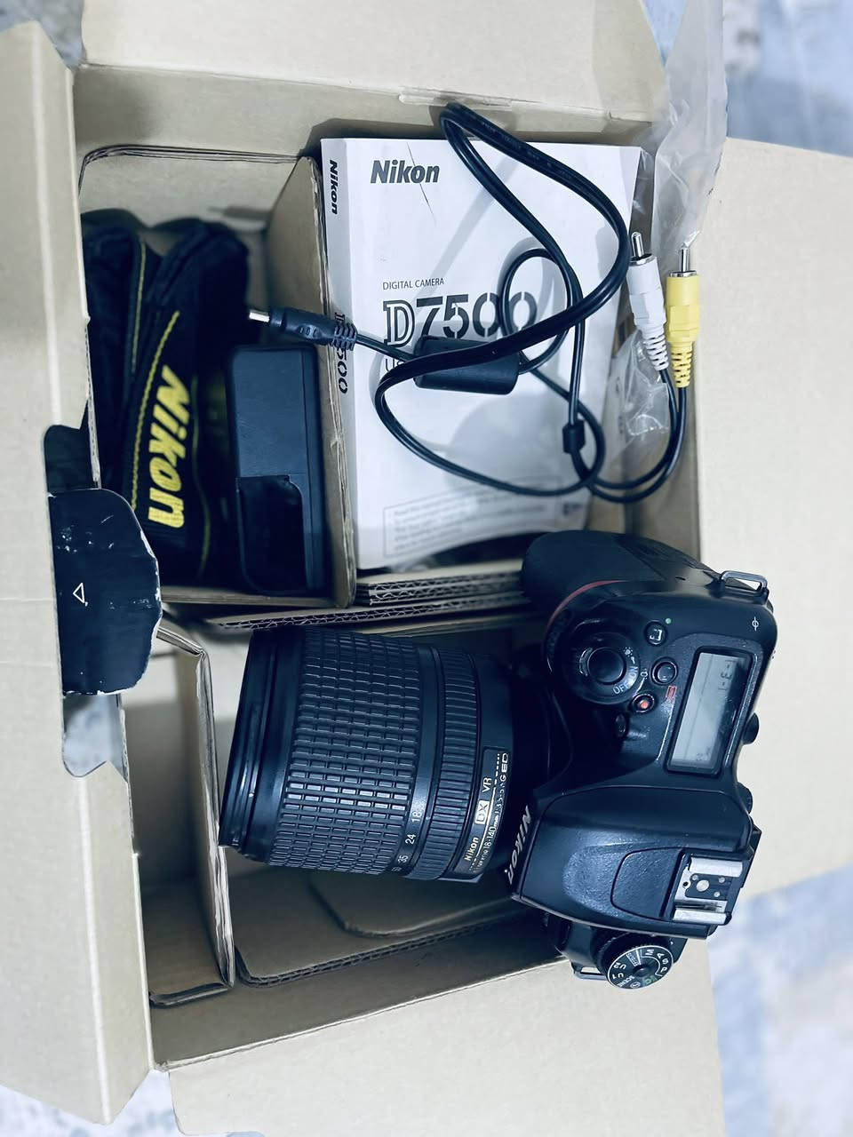كامرة نيكون D7500 للبيع
نظافة 70% مستخدمة ... مع ملحقاتها
العدسة الاصلية 140-18


**إذا كنت صاحب هذا الإعلان وتريد حذفه لأي سبب، رجاءا أرسل رسالة إلى الدعم الفني**
