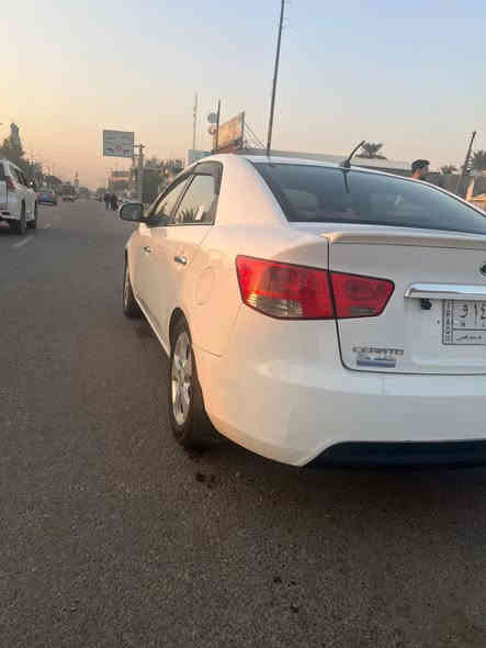 السلام عليكم
سيراتو موديل 2011 خليجي
بيهه باب وجاملغ خلفي صبغ 
والسونار موجود بالصور
مكينه 1600 وبيهه منظومه غاز
رقم بغداد تحويل مباشر
4 دسك 
شاشه وكامره
سيرفس جديد  
تخم تاير جديد
سياره بدون نقص
سعرهه 95 ورقه وبيهه مجال جدا قليل
رقم الهاتف ***********
