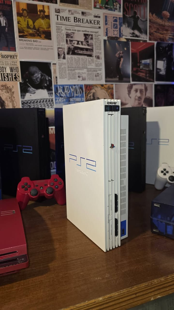 سلام عليكم جهازين ps2 بلي تو ازرك شفاف اوشن بلو و ابيض مديل 55 gt اجهزة لوك ستيكر اصليات ريجن يابان قرص ياباني زائد فلاش و هارد سعر جهاز وحدة 65 الف مكاني بصرة توصيل موجود للتواصل ***********
