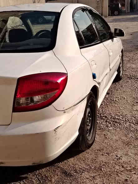 السلام عليكم 
كيا ريو 2005 السيارة بلاد ممصبوغة  
.كير ومكينة جدد 
.الكهربائيات شغالة 
. الغرفة نظيفة 
.مكينة 1600 مسكر
وارد امريكي ضرر تبديل الباب الخلفي فقط
.الحدادية والتايرات نص عمر  
.السيارة باسمي تحويل ثاني يوم 
للتواصل واتس اب ***********
