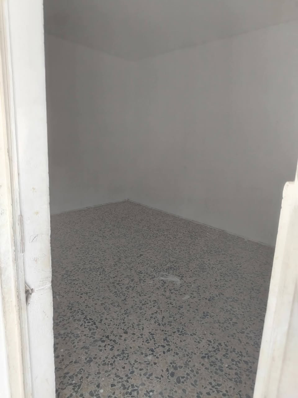 دار للبيع زراعي ١٠٠ متر ركن صاله وغرفه ومطبخ وصحيات العنوان شارع المطار الجديد شارع الشفلات رابع فرع للإستفسار الاتصال على الرقم *********** وتساب
