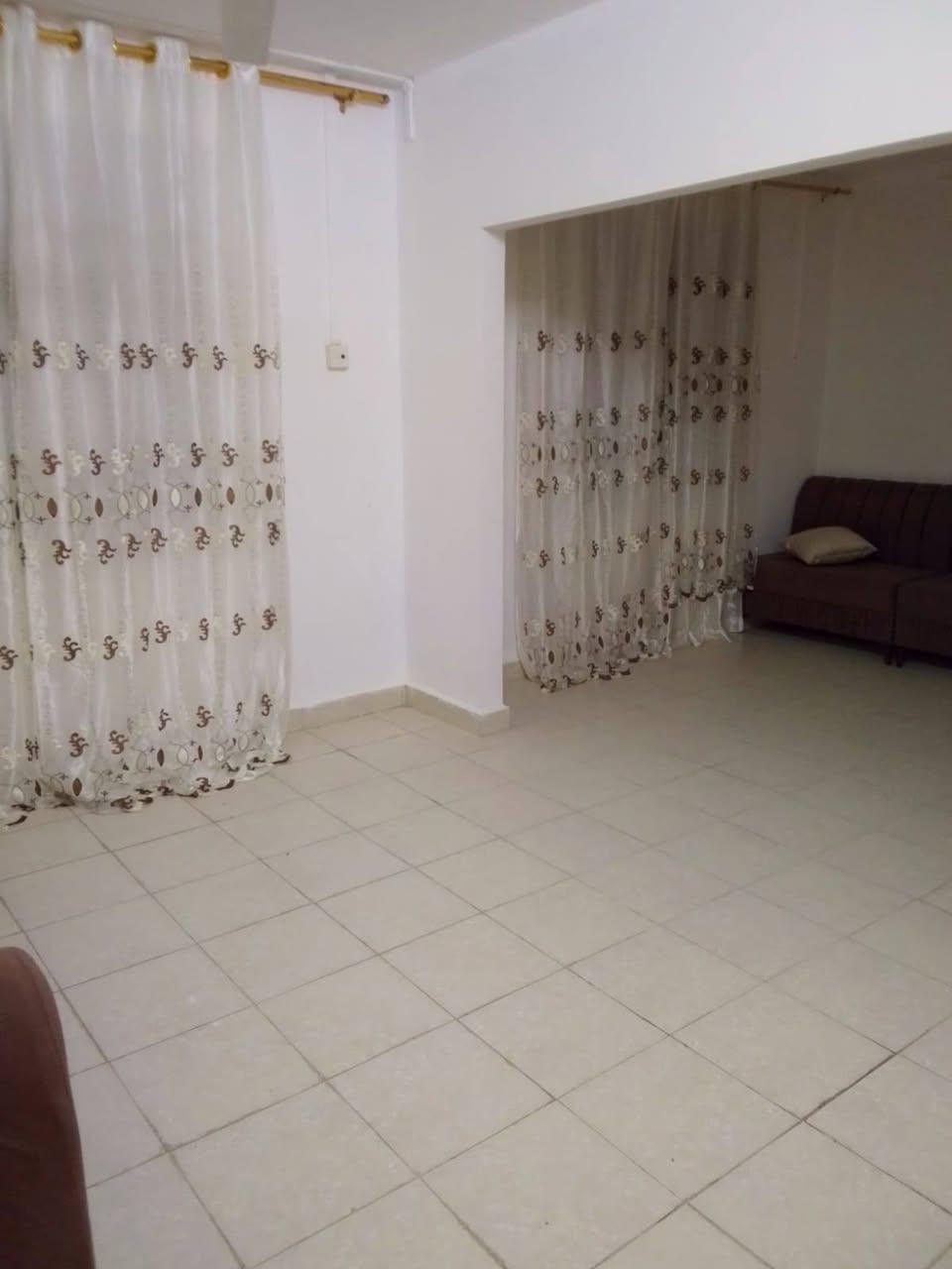 شقه للبيع طابو مساحه 140م مربع شقه ننجه   علي كركوك تحويل سعر مناسب مكتب عقارات العامري  قادسيه المرور القديمة حديثه السلام ***********
