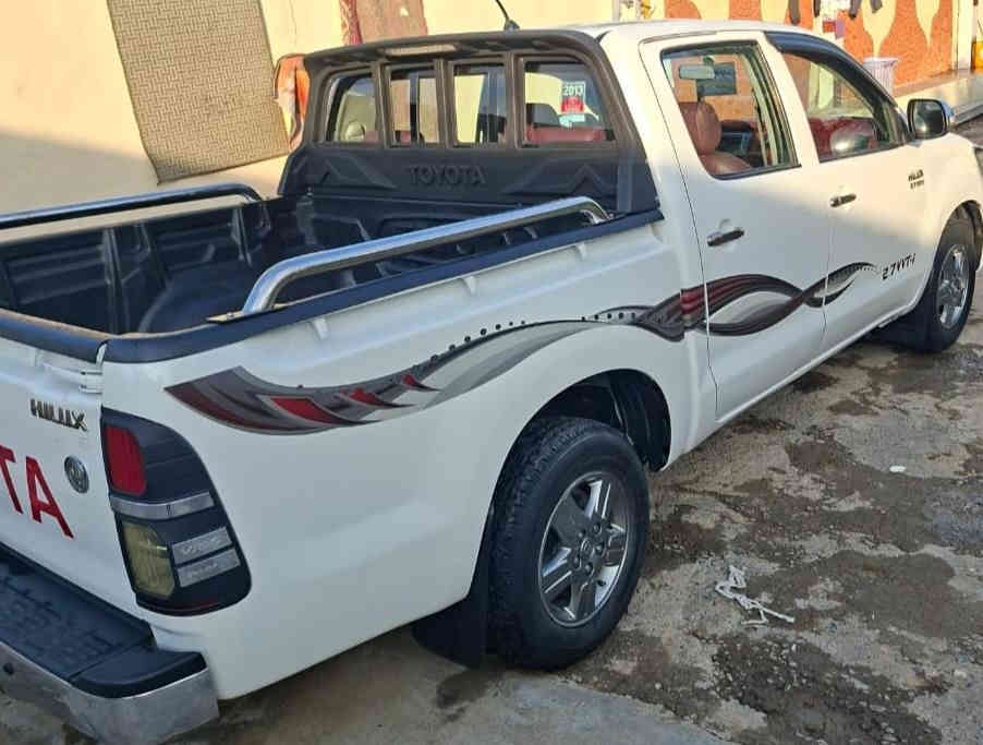 بيكم موديل 2013 شاصي 19 محرك بلادي ما مفتوح كير اوتو ماتيك ماشيه 165 سنوية جديده بسمي بيها صبغ الدوسه الجوه باب السكن مسافة 50 سانتيم  السعر 220 وبيها مجال قليل العنوان العلم البوهيازع للاستفسار الاتصال على الرقم ***********
