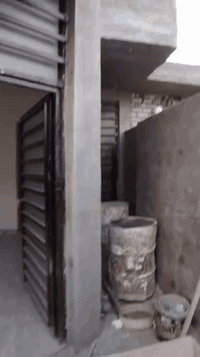 يالله سلام عليكم مشتمل للببع مساحه 100م زراعي 
يحتوي عل غرفه نوم وكلدور وصحيات داخليه 
ومطبخ واستقبال البيت تسليم مفتاح 🔑
يقع في منطقه الفنانين 
السعر 62 مليون وبيها مجال
للاستفسار مراجعه مكتب عقارات الفرقد 
الكائن في البكرلي قبل جامع سلمان 
او الاتصال عل ***********
او الاتصال عل *********** عدنان للعقار
