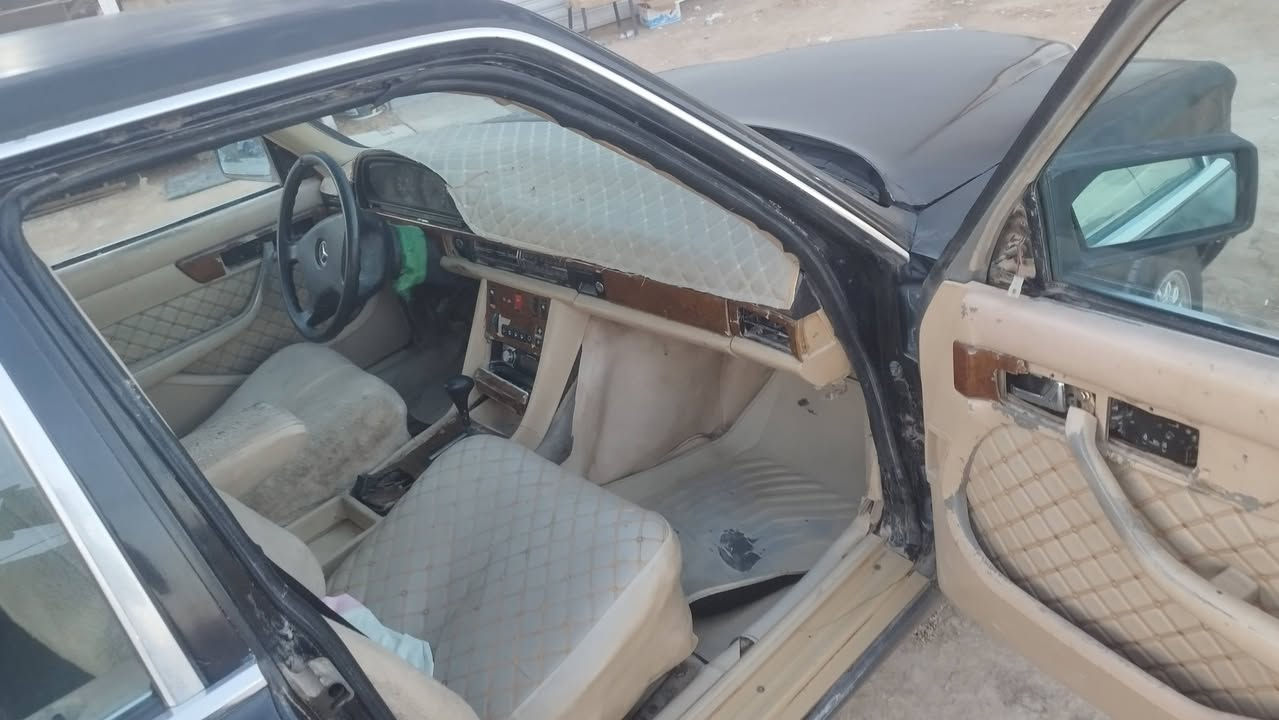 جانبو باب طوديل  مديل 82مكينه ففي تي 3000تبريد ويه السويج تخم تاير باتري جديج حداديه نص عمر سياره حلوه بس يرادله ترتيب رقم ميسان مشروع وطني سنويه 29مداور ثاني يوم السعر 30وبيه مجال مكاني كربلاء ***********
