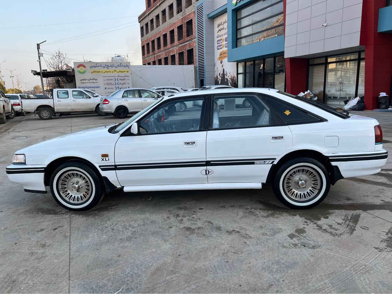 سه ره تا به ناوي خواي گه وره 
مازدا بؤفرؤشتتن /مه كينه 8به خ /ئارم پلاستيكي سليماني  ئا رمو ئه وه لياتو خه رامه به شه رت موسو برا وه  به شه رت كيرو مه كينه ته قه و ره قه به شه رت كاره باي كامل ئيش ده كات جوار جام كاره بايو  /سلايت  جوار تايه ويلي سؤپه ري لؤكي له سه ره سه ياره كه بي مه سره فه بؤ فه سره ف مه گه ري مالي دؤسته /سعري35 گه لا و كه ميك مه جال /ناو نيشان سه يسادق /ژم *********** السليمانية, العراق
