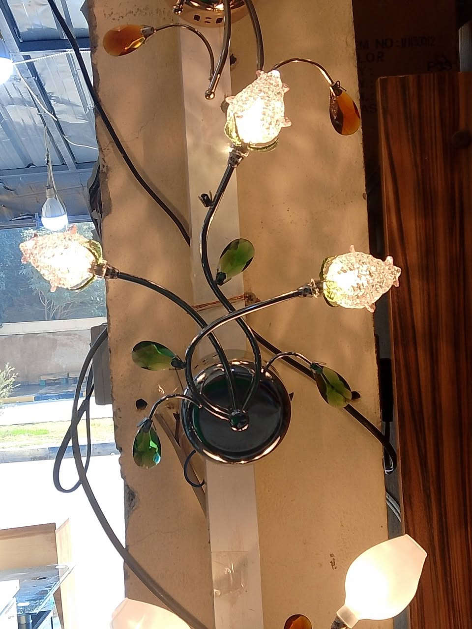 براكيتات حائط ديكور مرتب يوجد موديلات مختلفه
اسعارهم مناسبه جدا 
موقعي شارع الكليله مجمع حسين ابن الحجي قرب الاقسام 
***********
