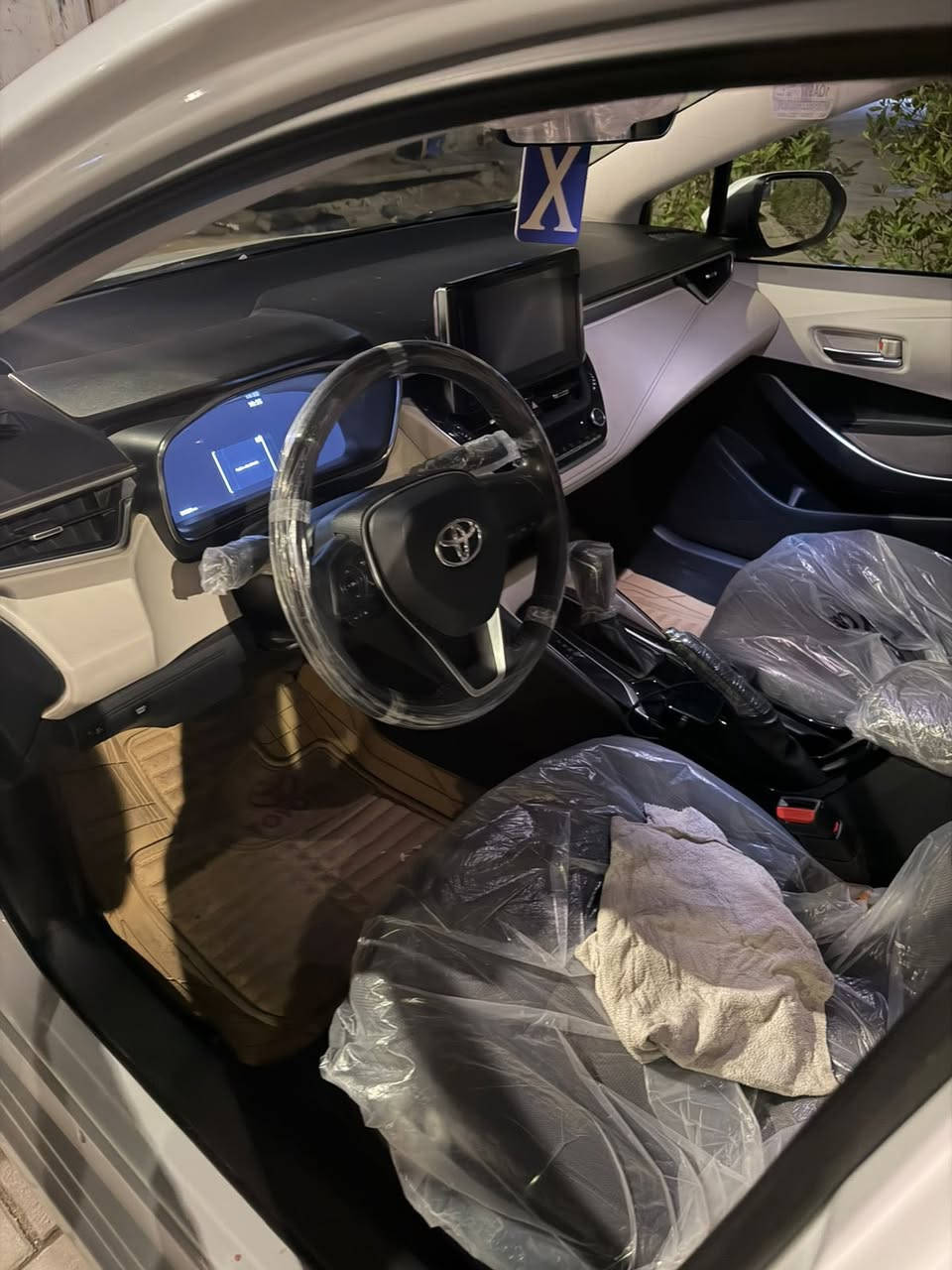 كورلا SAS
خليجيه 2023 صدفيه مكينه 1800 

50km 
حساس امامي خلفي  
مداخل بيجي مخمل 
كامره خلفيه 
شاشه Apple CarPlay
لد نهاري 
5 ويلكب بلادي 
فتحه +بصمه 
صندوق ذكي 
للستفسار بيع او مراوس   ***********
