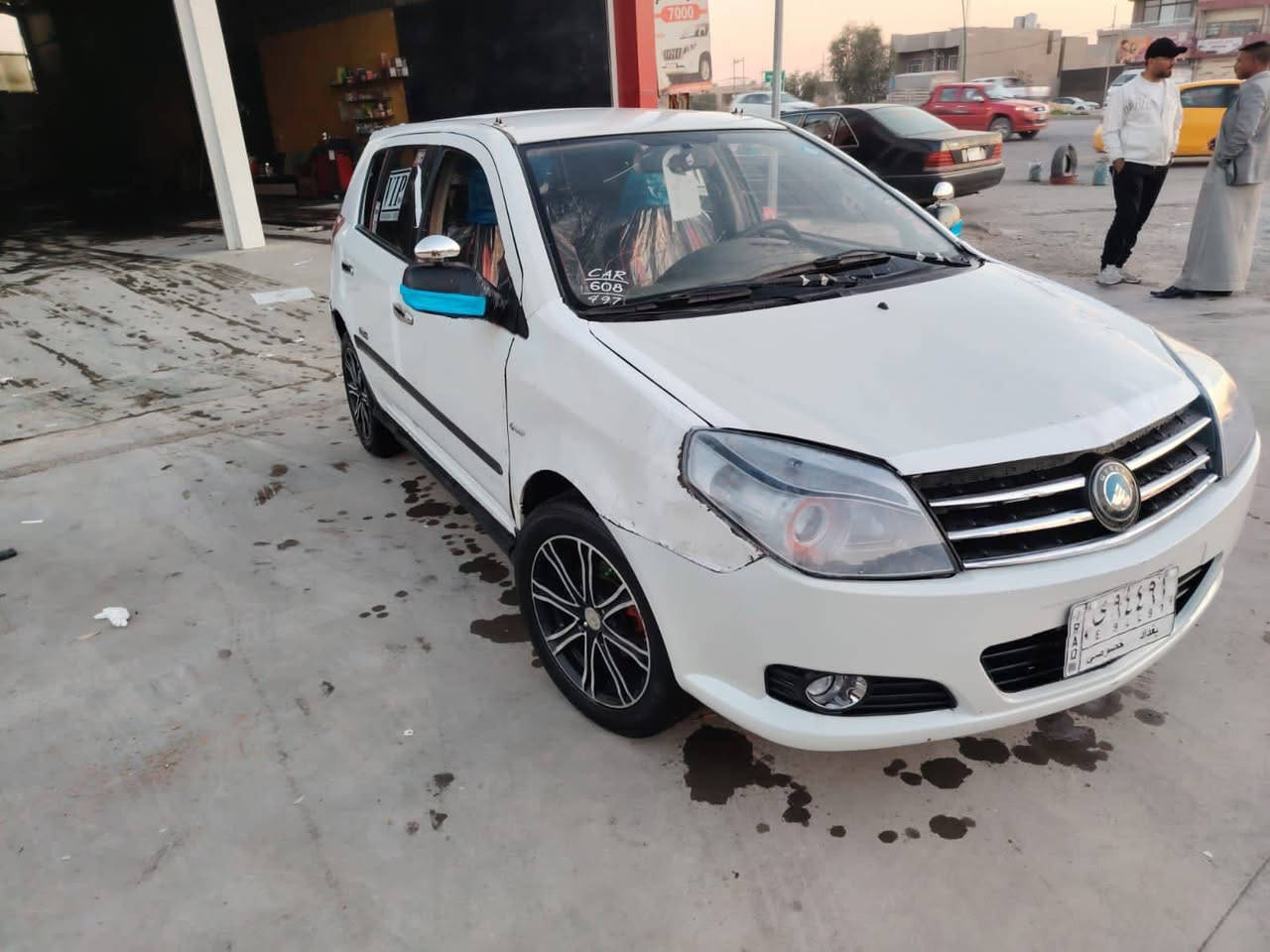 سلام عليكم من رخصة الادمن المحترم 
ام كي جيلي موديل 2013 السياره حلوه 
مال جناي الله شاهد محرك كير بشرط 
رقم بغداد شرط الوكاله وتحويل مباشر 
السعر 32 وبيها مجال للبيع فقط مستعجل 
رقم الهاتف ***********
