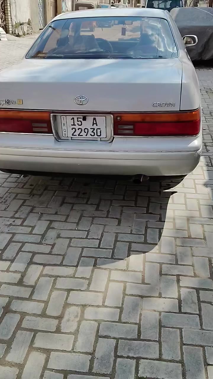 السلام عليكم 
اللهم صلي على محمد وعلى ال محمد للبيع فقط 
كراون بطه موديل 94 مكفوله  من الكص والنقل الجثه  والعيب الشرعي وكافه لأصوليات رقم انبار دولي ،بسمي  مشروع وطني سنويه لغايه 2028 تحويل ثاني يوم باسمك مكينه  3000 وكير اوتوماتيك العنوان بغداد الكاظميه 
للاستفسار رقم الهاتف *********** 
السعر 55وبيها مجال
