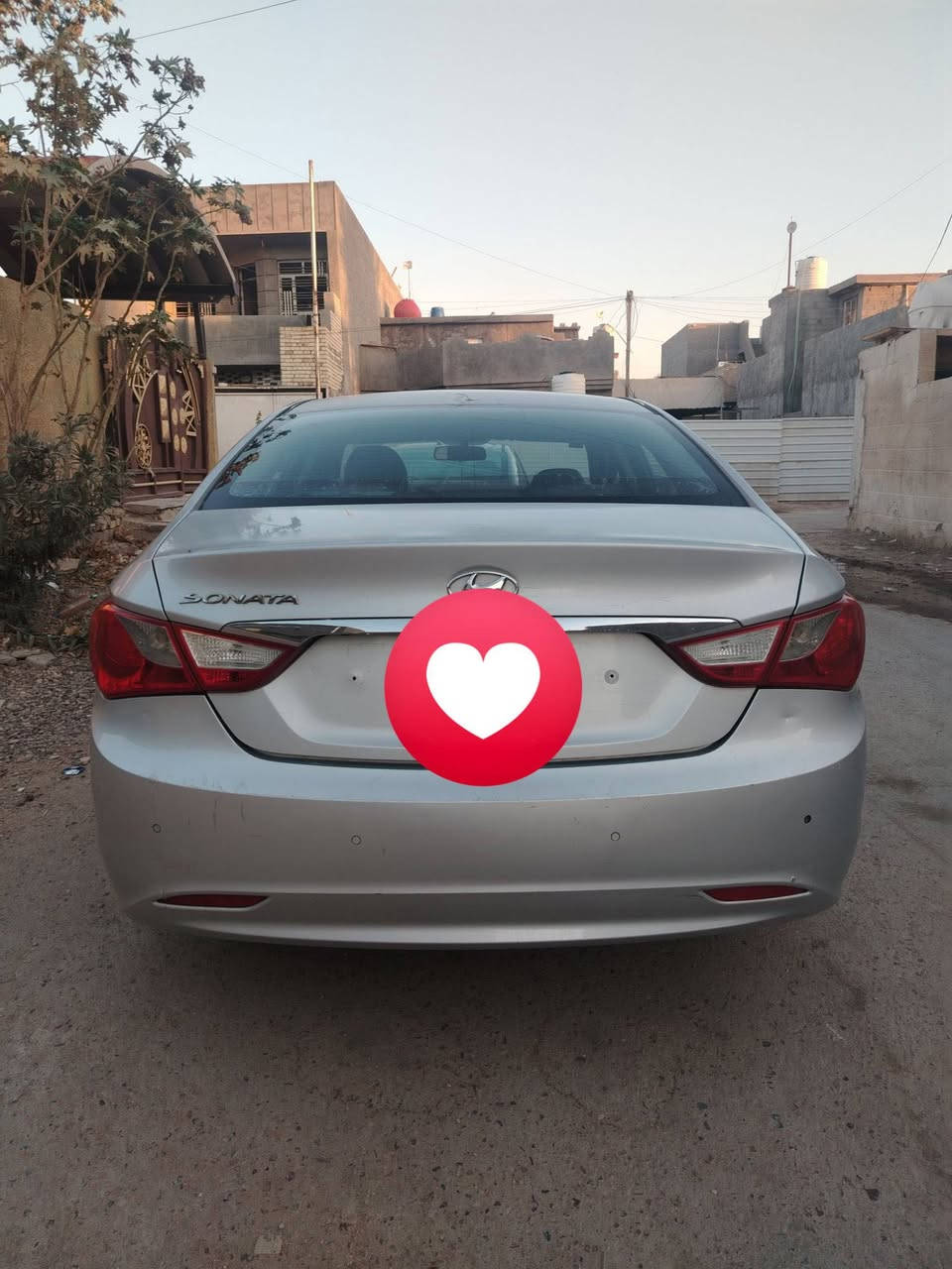السلام عليكم سوناتا 2012 وارد خليجي مكفوله بيها فقط قطعتين صبغ فقط بدون دواخل  محرك 2000 دوش محرك  وكير انضاف جدا تبريد شغال تخم تاير جديد ويل كب نص فول اشاير بل مري تحكم استيرن جهتين مري شفط كشن كهرباء تبريد قطعتين كشنات جلد ارضيه جلد بيها قطعتين صبغ فقط بدون دواخل  والباقي مكفول السونار مرفق بل منشور مكان السياره بغداد السعر 92وبيها مجال للاستفسار الاتصال على الرقم *********** //***********
