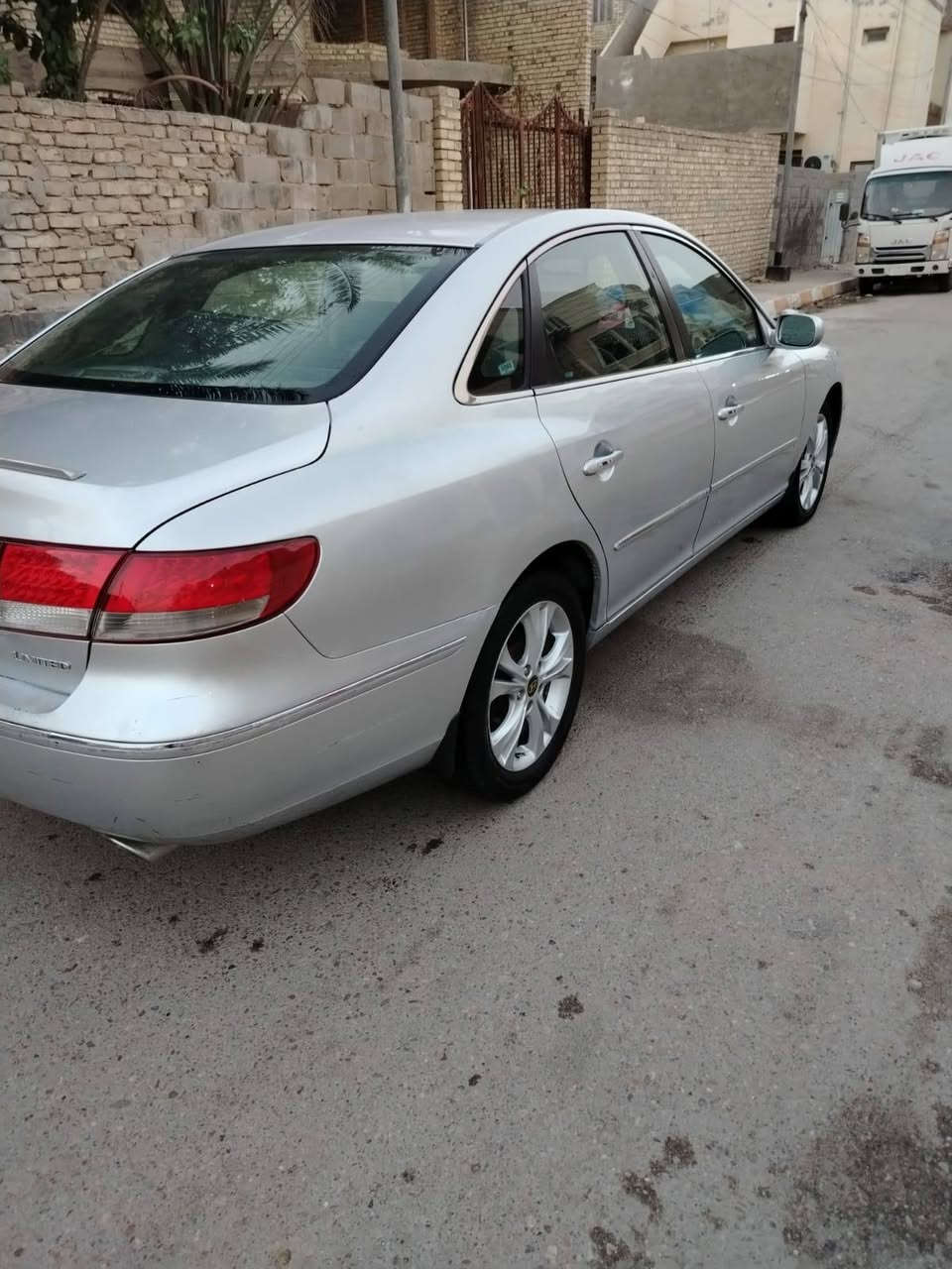 السلام عليكم / للبيع هونداي ازيرا واردخليجي موديل 2007 رقم بغداد  فوول مواصفات محرك 3000 جديد وگير جديد تبريد شغال صدر امامي خلفي نظيف صبغ 3 قطع بنيد وچاملغ وباب بدون دواخل شواصي ولغود سليمه مكان السياره الانبار فلوجه الاتصال ع (***********) ك (***********) للبيع فقط  السعر  85 مجال قليل
