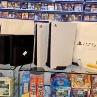 قطعتين بلاي 5 فات السعر560 07775443340