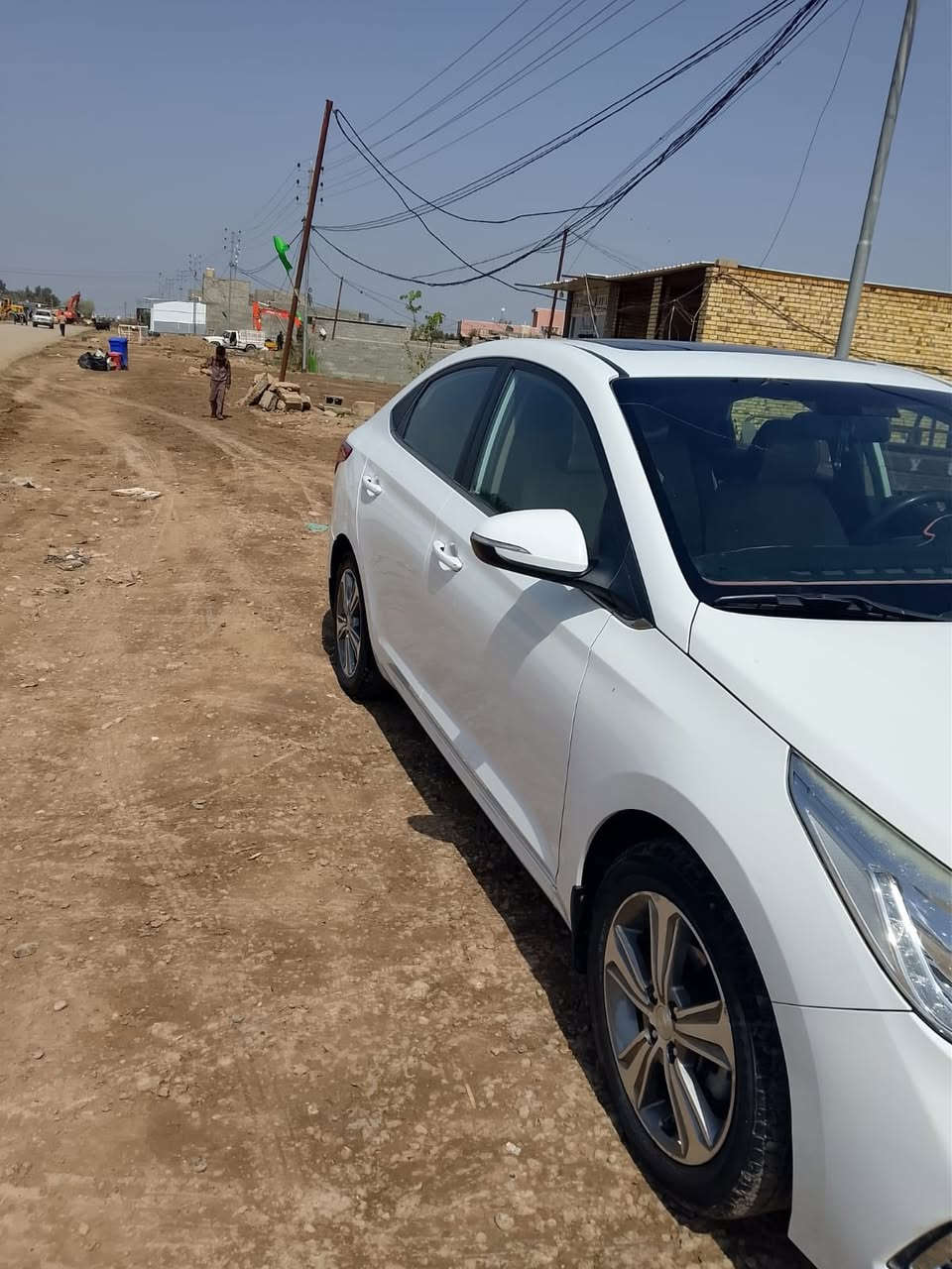 السلام عليكم اكسنت 2020مكفوله
فول مواصفات فتحة سقف، ويل كب (جنوط) ألمنيوم قياس 17 إنش (غالباً)، مصابيح أمامية هالوجين أو LED مع كشافات ضباب (بلوجكتر)، مرايا جانبية كهربائية قابلة للطي مع إشارات انعطاف. ***********
