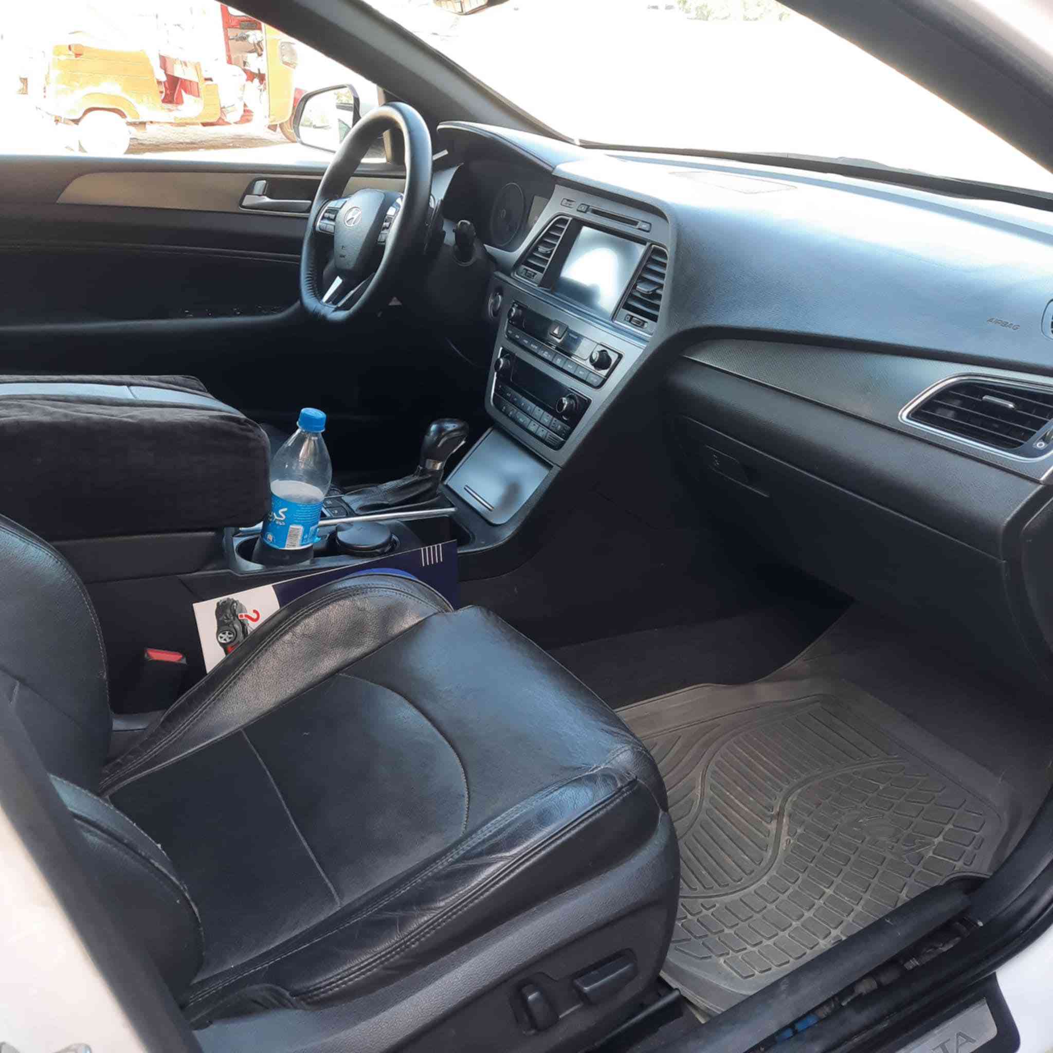 السلام عليكم البيع سوناته فوال موصفات رقم ربيل جديد هزه وفحص ورقام جديده بيه حادث خلفي3قطع سبورت على فائه تحكم ستيرن قياده ذاتيه شفتات ستيرن مري شفط بلي رامه قطعتين تبريد ثلج تخم تايرات جدد حداديه جديده كامله الخير 
مكان بغداد الدوره قرب علوت الرشيد 
***********
***********
