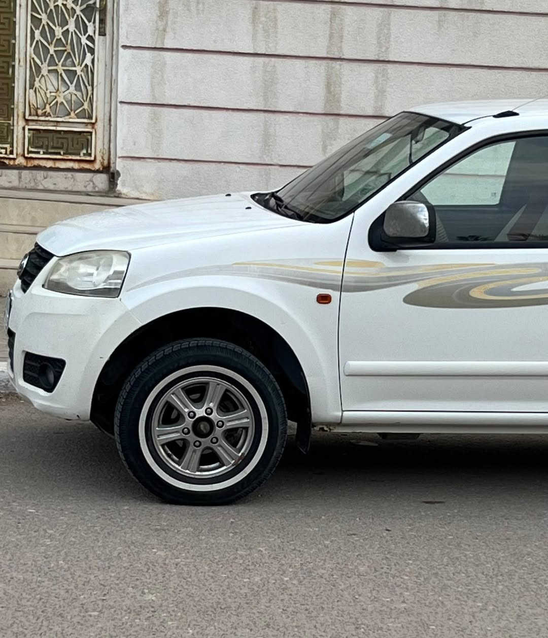 كريت ويل مديل 2014 رقم بصره بسمي سياره حلوا ماناقصه شي فقط التبريد فان يشتغل اصور غاز مافاحصه بيه ضربه بالجاملغ الايمن الخبفي اثر طخه جوه مو جاملغ كله مكان مال طخه صار معجون وصبغ مكان البصره قضاء القرنه *********** السعر خاص
