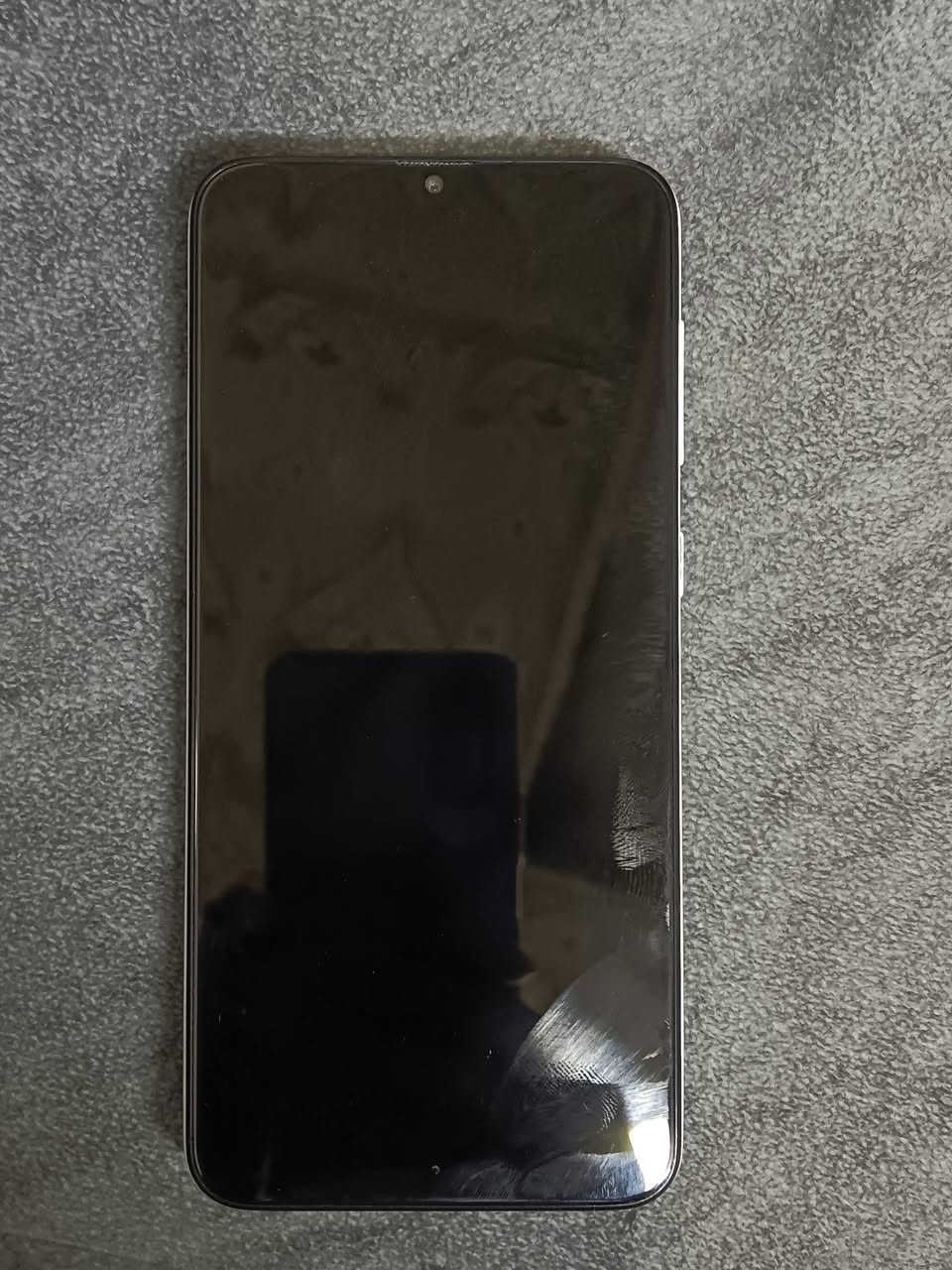 السلام عليكم تلفون a30s للبيع شاشه مبدله جديده سعره 70الف و بي مجال لل شراي التواصل واتساب ***********
