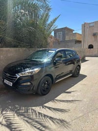 سياره توسان لبيع  موديل ٢٠١٨ سياره نص فول جديده كلش  ماشيه  ١٠٠ألف سيا...