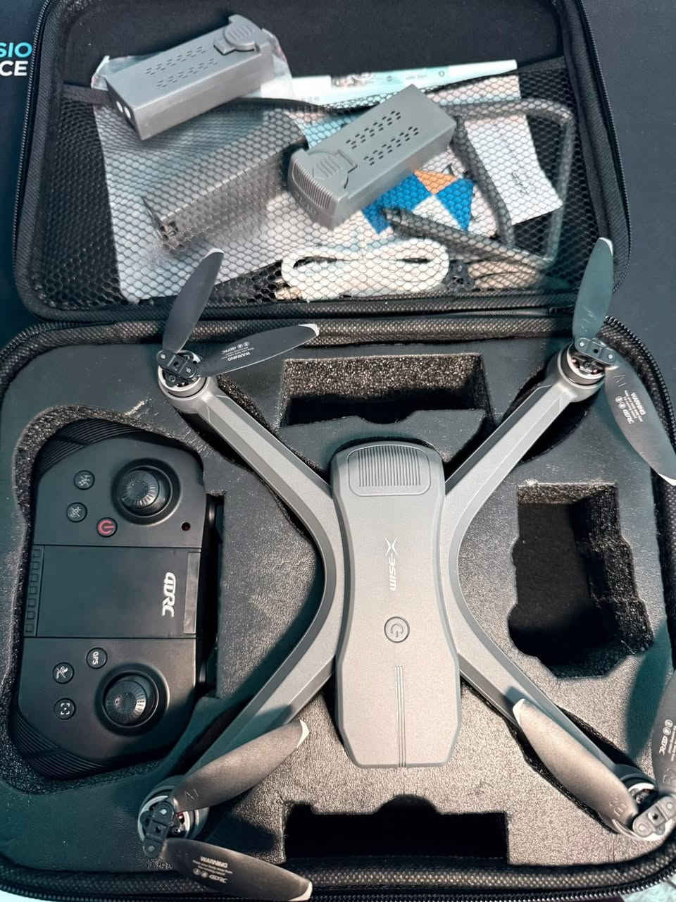 درون برشلز سعرها بالموقع 178 دولار 
مستعمل قليل سعرها 65 الف وياها ٣ بطاريات


**إذا كنت صاحب هذا الإعلان وتريد حذفه لأي سبب، رجاءا أرسل رسالة إلى الدعم الفني**