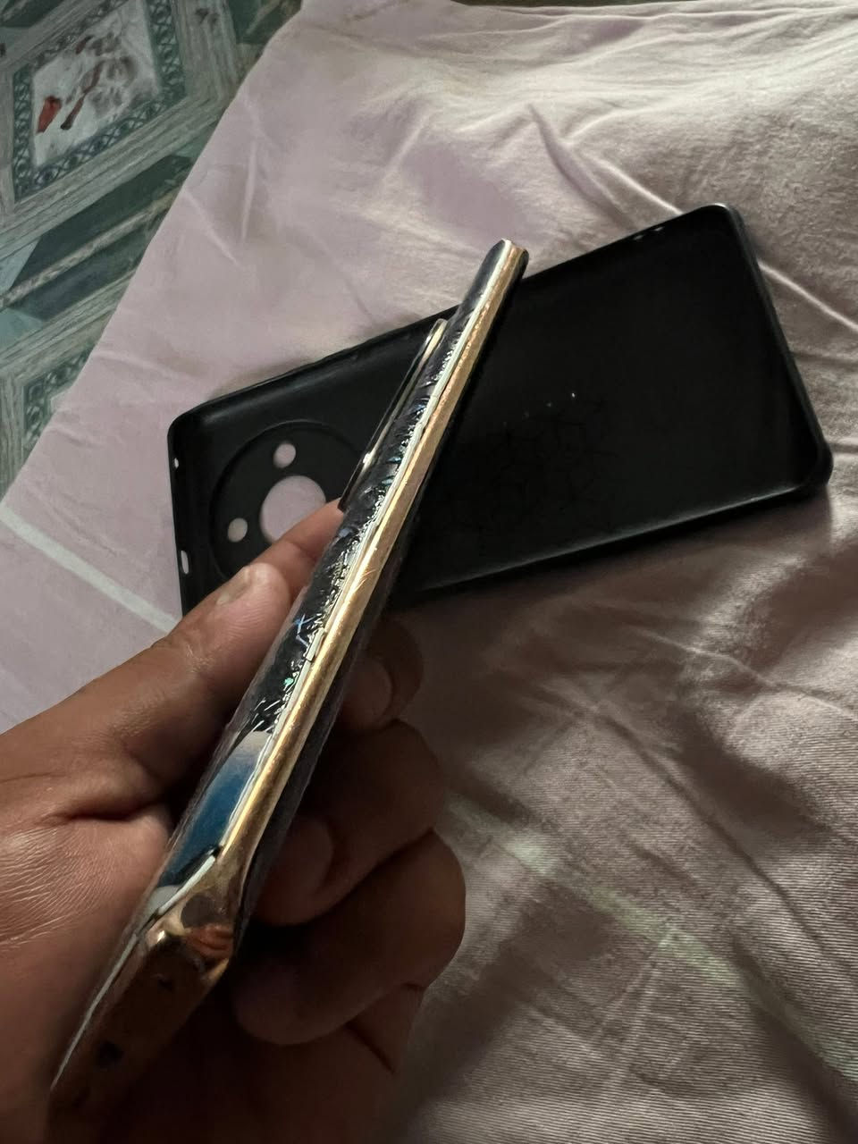 سلام عليكم للبيع ريلمي 11 برو بلس فايف جي
ذاكرى 512 رام ١٢+١٢ اي خلل مالي ولا داخل تصليح فقط يرادله دكم هنا شغالات يعني بس تركبله ذني الفوك  بوبجي90 فريم جير سكوب جهاز يخبل وفول مكاني حله 

سعر ٢٢٥ وبي مجال حك الجيه موجود واتساب أو اتصال رقمي ***********
