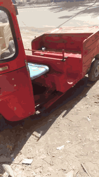 سلام عليكم شباب تكتك موديل 2017رقم بسمي رقام نكليزيه تحويل ثاني يوم تكتك معمره دوس ومصبوغه جماليه لا معجون والاضربه شوفت عينك بل تصوير هاذه رقمي ***********خابرني وتدلل
