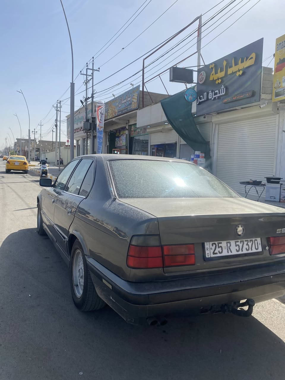 سلام عليكم 
للبيع بيئم موديل1991
525i
بدون ضرب
اربع جامات كهربائي 
سقف سلايت
تبريد بارد و حار
مكينه 252 بلادي مامفتوح بشرط
رقم كركوك
سنويه لحد 2030
مكان كركوك 
رقم موبايل:***********
