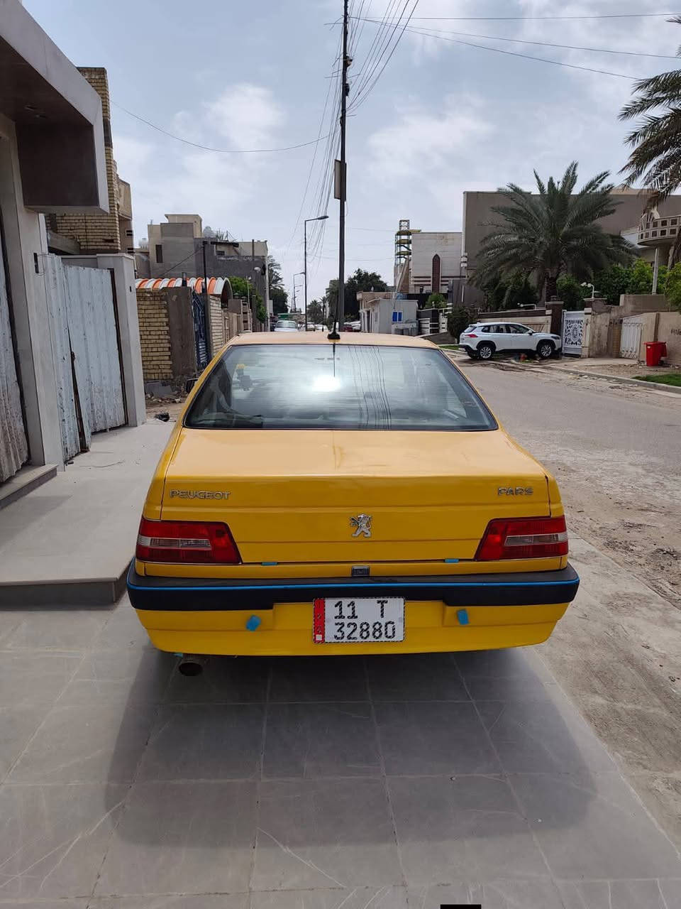 السلام عليكم   بيجو بارص GLX موديل 2010 مصبوغه عام للجمالية باسمي مصفره هيئه وغرامات كير ومكينه مكفول شرط  حداديه جيده جدآ دبلات امامي خلفي جدد رقم بغداد مميز الانكليزي نقص بيها فقط غاز تبريد   السعر المطلوب32 ورقه وبيها مجال للطيبين 
***********‬‏ للاستفسار واتساب واتصال
