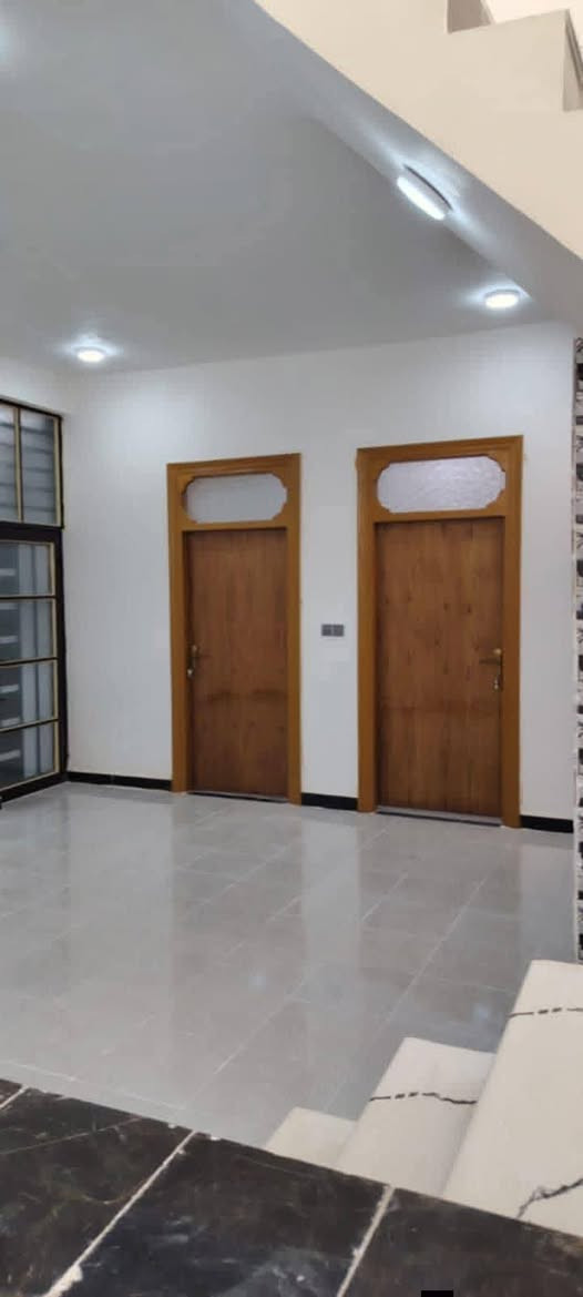 120متر للبيع النجف عله شارع المطار الصب مقابل ملحق قريت الغدير  اسعر 40وبي مجال
طابو زراعي سند 25    للستفسار ***********
