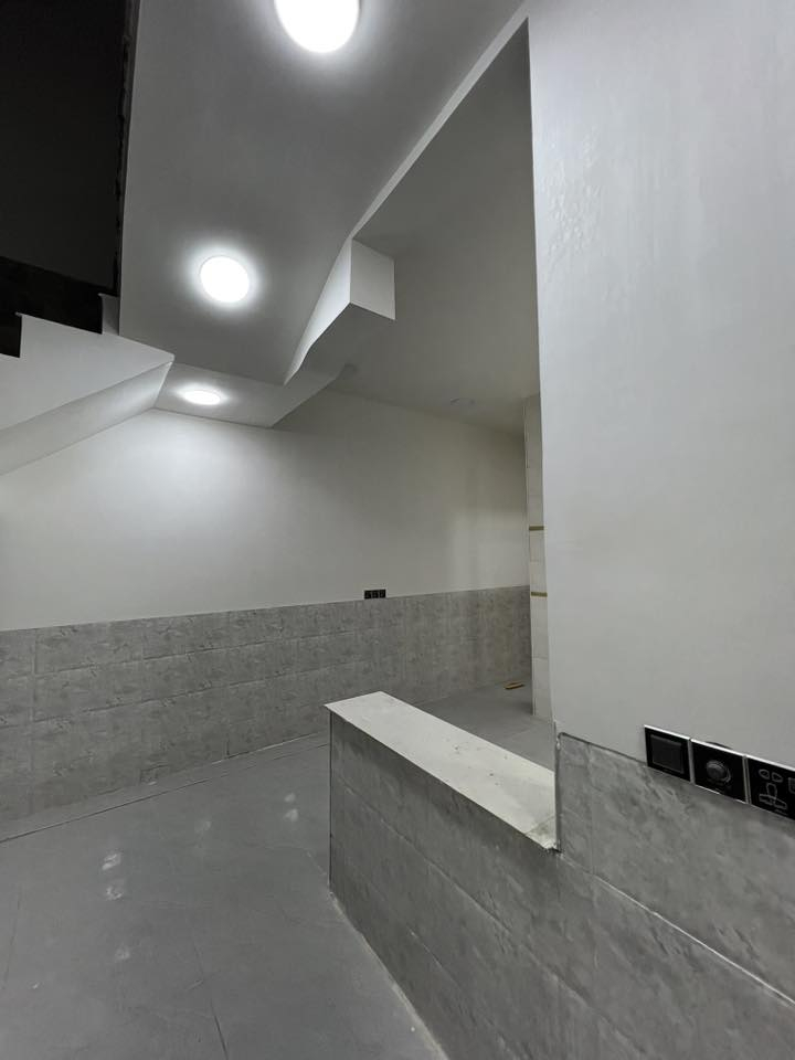 #ممول
دار للبيع 
المساحه 100ًمتر طابو زراعي 
بناء حديث + تسليم مفتاح 🔑 لمشتري
موقع  البكرلي الثانيه شارع محطه الغاز نهايته يسار قبل مضيف 
يحتوي على غرف نوم وصاله ومطبخ وكلدور ومجمع صحي 
السعر مناسب 73 مليون 
ليرغب بشراء مراجعه المكتب…
عقارات املاك العراق 🇮🇶 
***********
***********
