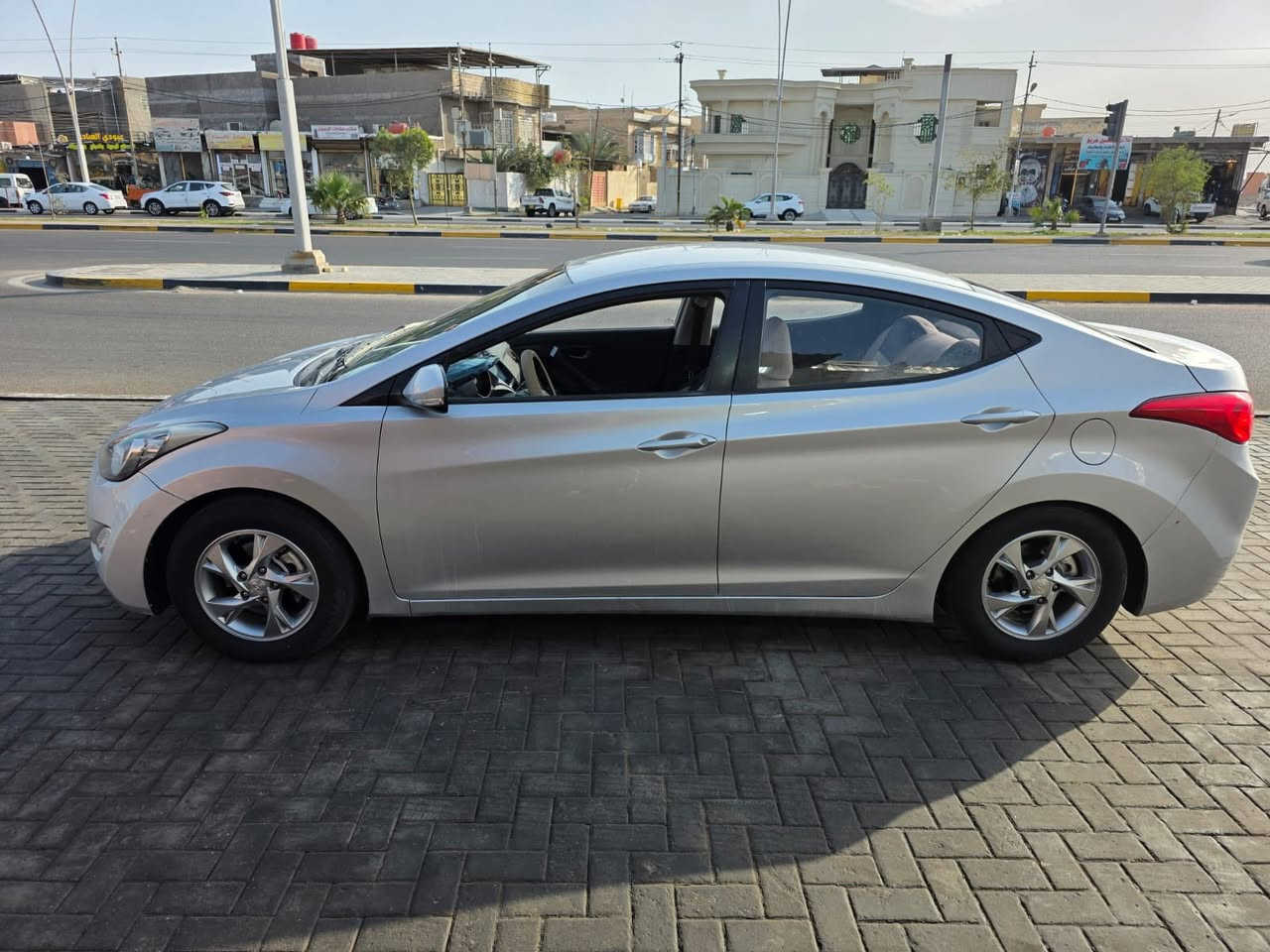 السلام عليكم للبيع النترا أفانتي وارد كوري  2012 مكينه 1600  مصبوغه عام جماليه بدون ضربه سياره جاهزه كير مكينه تبريد وتخم تاير حداديه يرادله ترتيب 
سنويه منتهيه قبل شهر
السعر 95 بيه مجال

‭0773 559 7409‬
البصره
