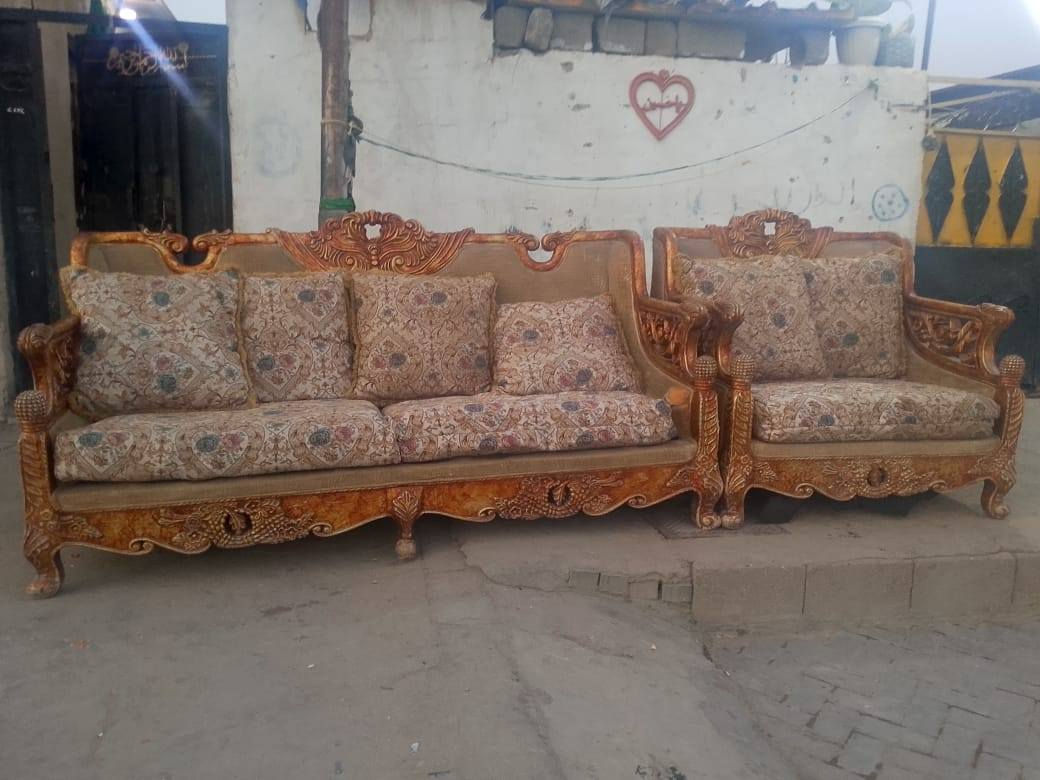 سلام عليكم غنفات البيع سعر 300
وبيهن مجال قليل العنوان حي الصدقاء قرب 
كراج النور موجود خاص *********** ورقم واتساب
