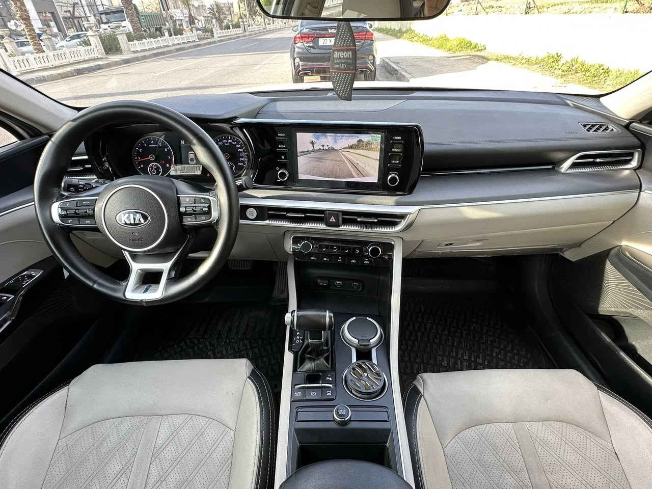 للبيع k5 خليجي موديل 21 العداد 130k مكينة 2500 رقم بغداد جديد بيها تبديل ٣ قطع امامي نفس اللون وصبغ فقط بداية التكمة مكان السيارة موصل
السعر/165
***********
